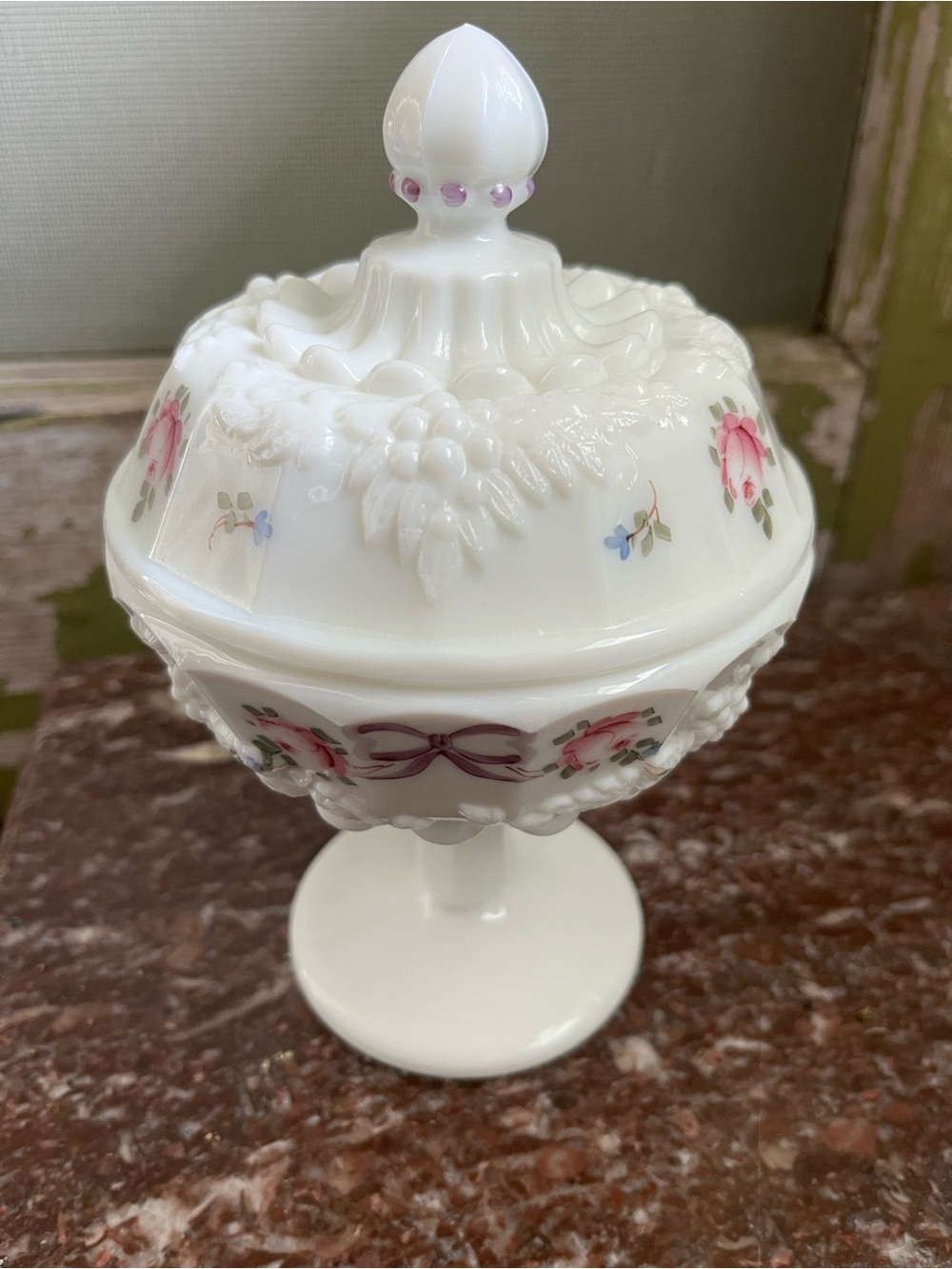 Westmoreland roses and bows pedestal dish
